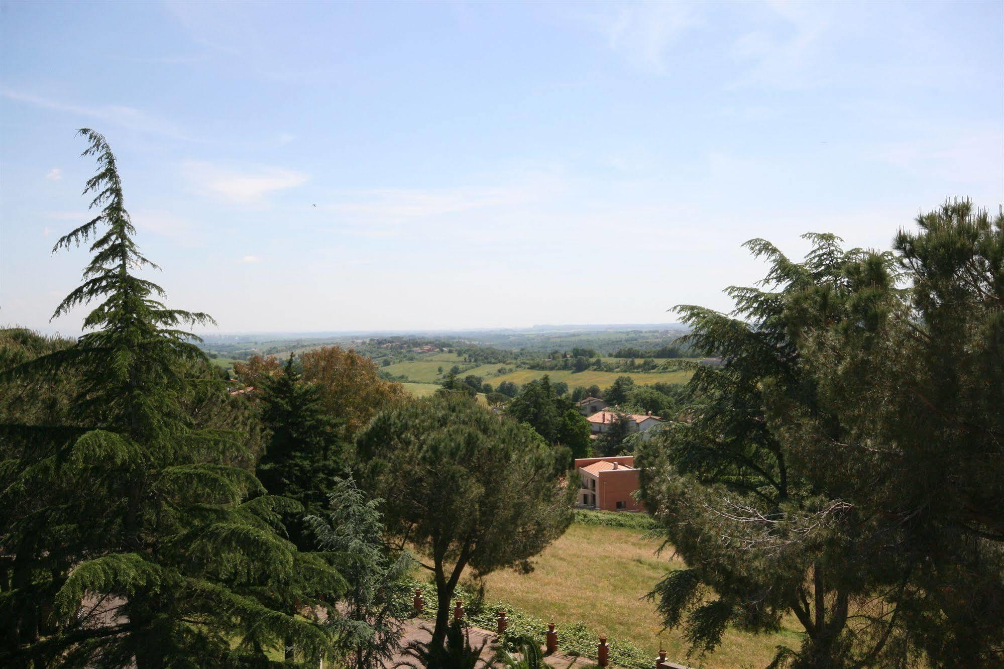 Parco Santa Rita Hotel Sacrofano Exterior foto